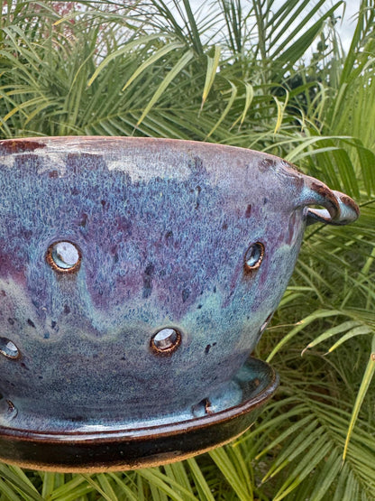 Harvest Bowls, with Twisted Handles, Large Wash & Store Colanders