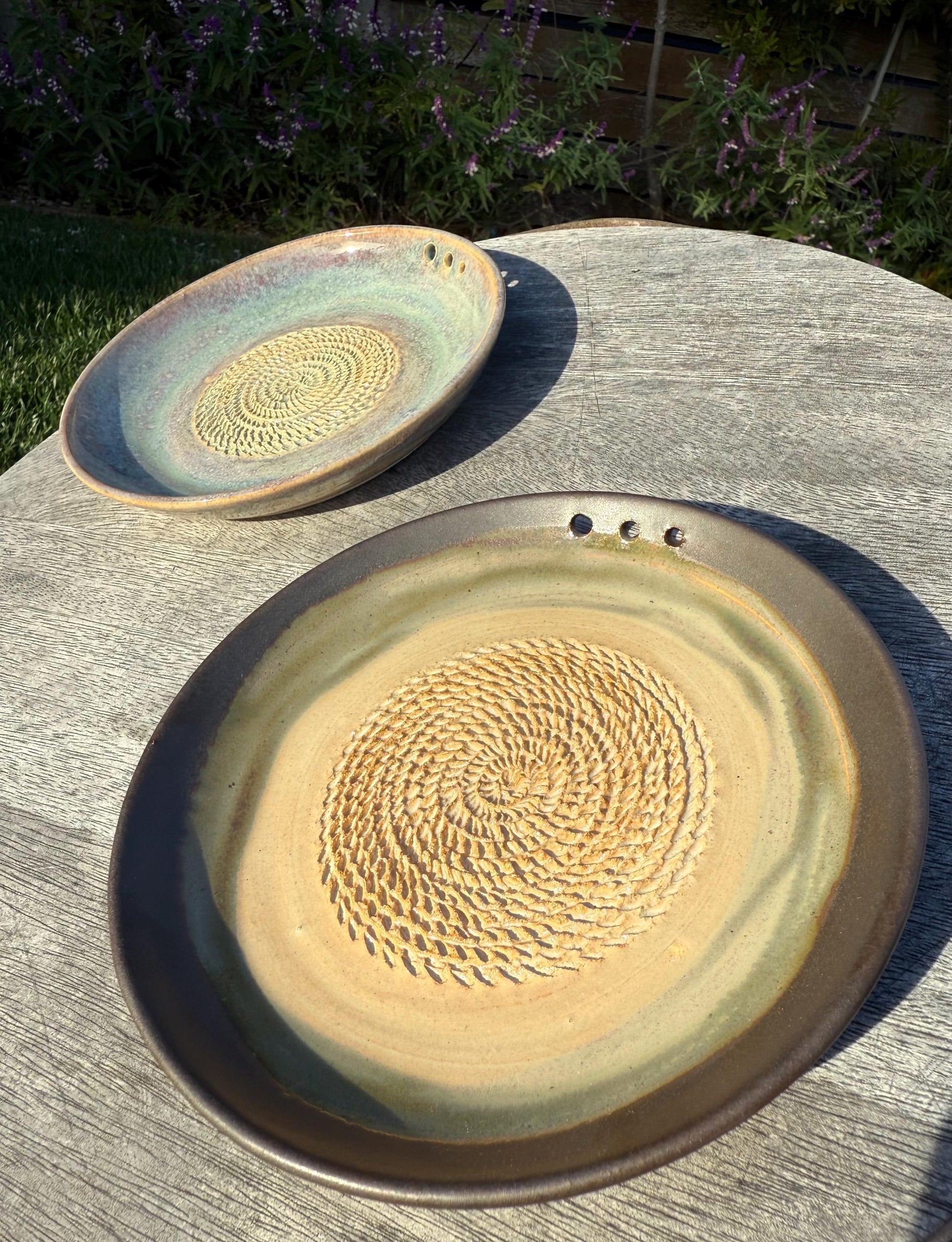 Garlic Grater Dish with Herb Stripper, Grind Plate for Parmesean, Ginger, Nutmeg