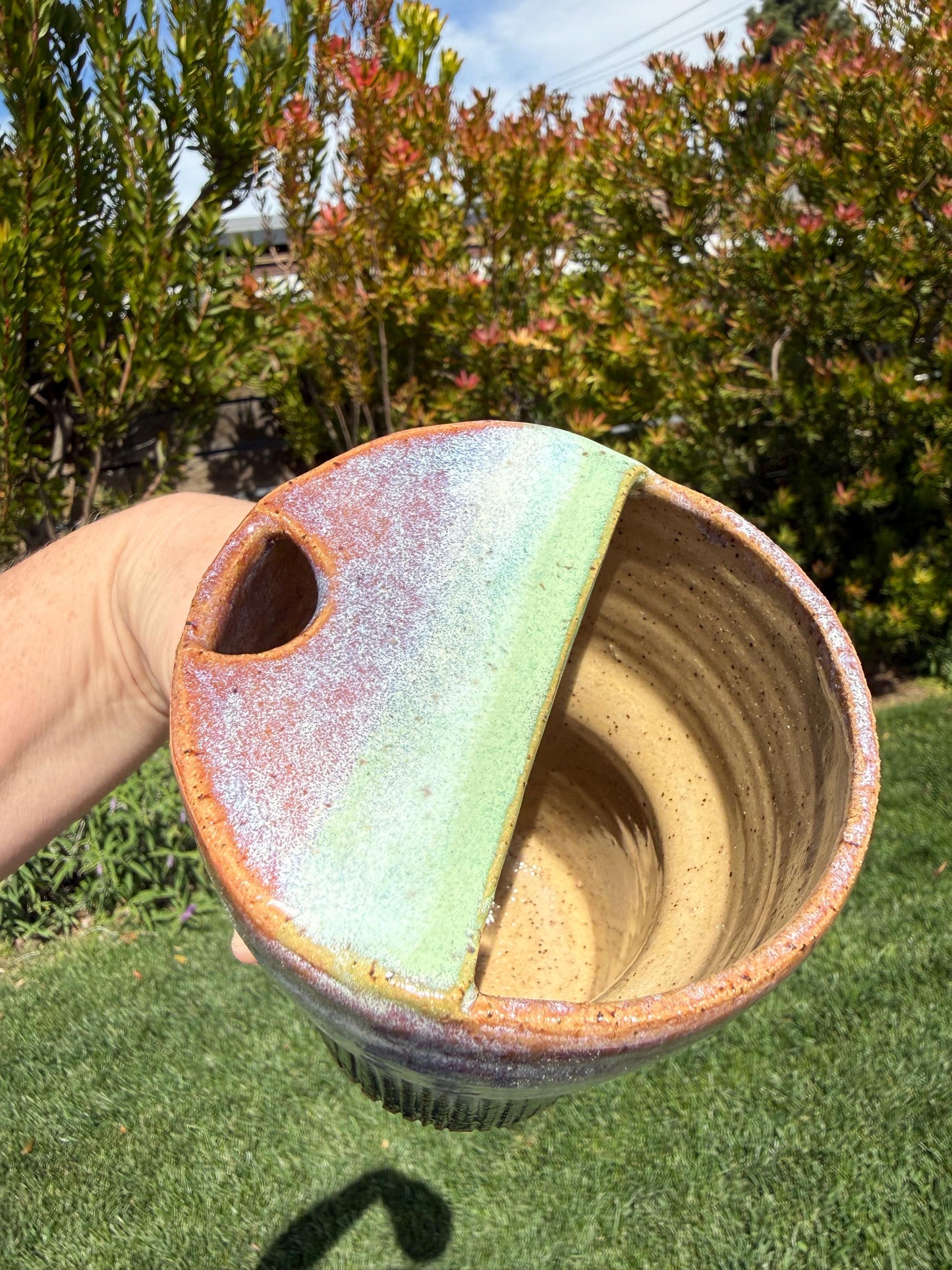 Travel Coffee Mugs with Built-in Sipping Lid, Hand-Painted and Carved Beach Wave
